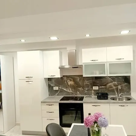 Iva Apartment *